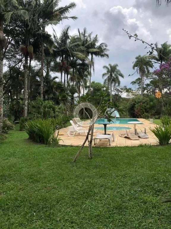 Casa para Venda em São Roque, do Carmo (Canguera), 2 dormitórios, 2 suítes, 4 banheiros, 20 vagas