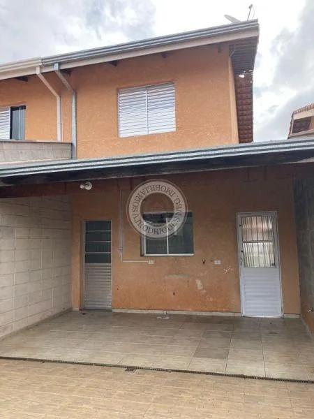Sobrado para Venda em São Roque, Jardim Boa Vista, 2 dormitórios, 1 banheiro, 2 vagas