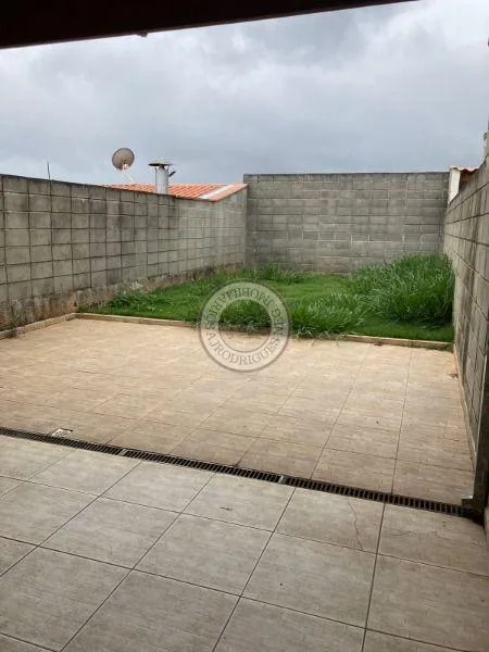 Sobrado para Venda em São Roque, Jardim Boa Vista, 2 dormitórios, 1 banheiro, 2 vagas