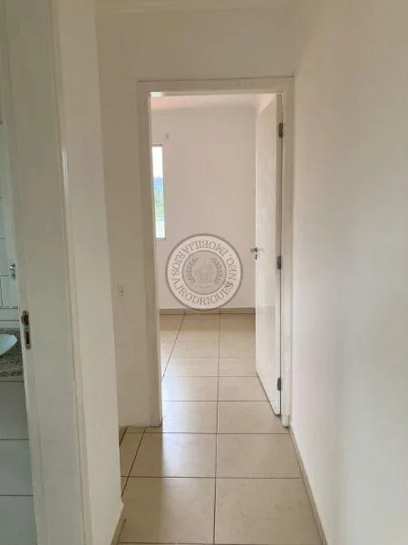 Sobrado para Venda em São Roque, Jardim Boa Vista, 2 dormitórios, 1 banheiro, 2 vagas