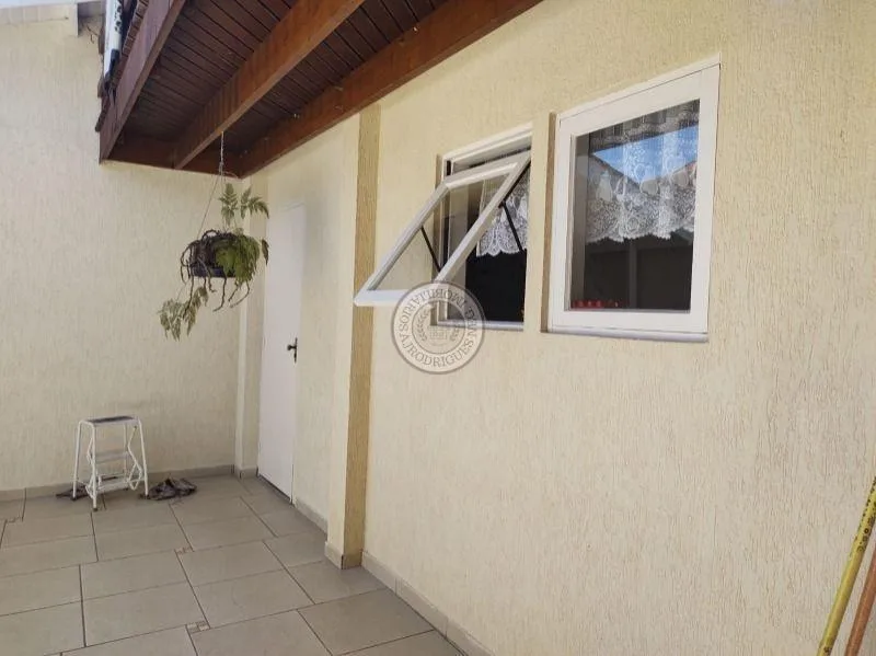 Casa para Venda em São Roque, Jardim Caparelli (Mailasqui), 4 dormitórios, 2 suítes, 5 banheiros, 4 vagas