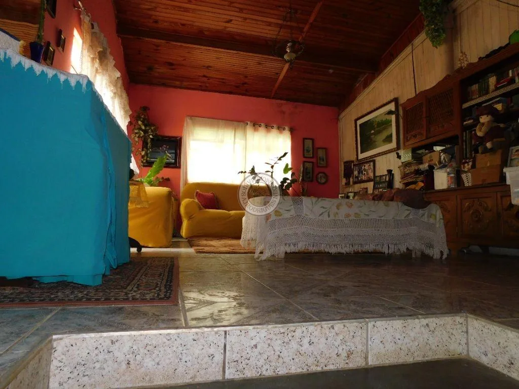 Casa para Venda em São Roque, Mombaça, 5 dormitórios, 1 suíte, 2 banheiros