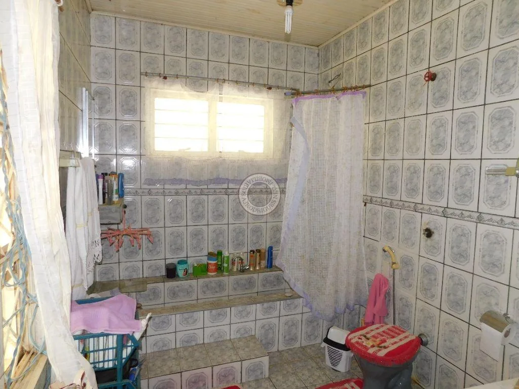 Casa para Venda em São Roque, Mombaça, 5 dormitórios, 1 suíte, 2 banheiros