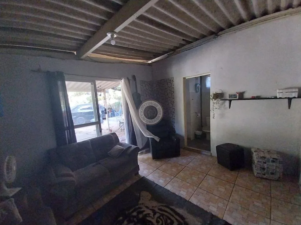 Casa para Venda em Alumínio, oncinha, 1 dormitório, 1 banheiro, 6 vagas