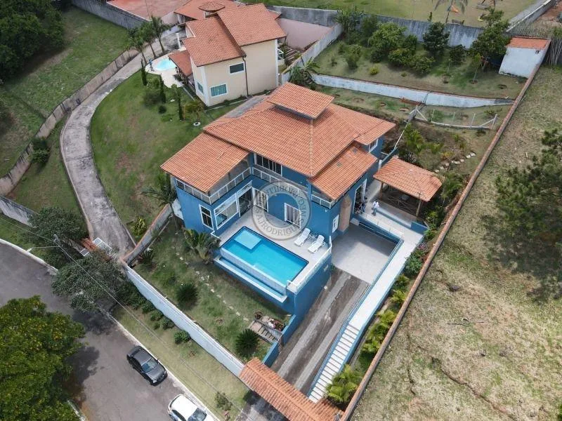 Sobrado para Venda em Cotia, GRANJA CAIAPIA, 3 dormitórios, 1 suíte, 4 banheiros, 4 vagas