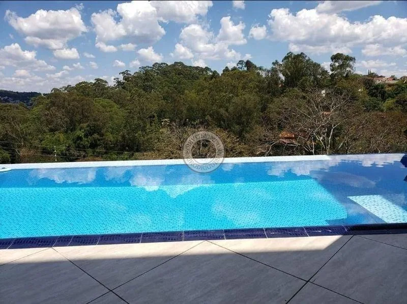 Sobrado para Venda em Cotia, GRANJA CAIAPIA, 3 dormitórios, 1 suíte, 4 banheiros, 4 vagas