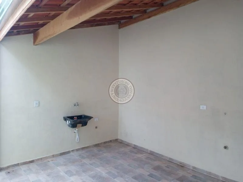 Casa para Venda em São Roque, Jardim Quinta dos Teixeiras, 2 dormitórios, 1 suíte, 3 banheiros, 2 vagas