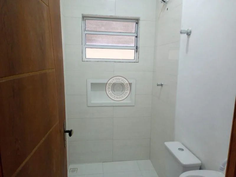 Casa para Venda em São Roque, Jardim Quinta dos Teixeiras, 2 dormitórios, 1 suíte, 3 banheiros, 2 vagas