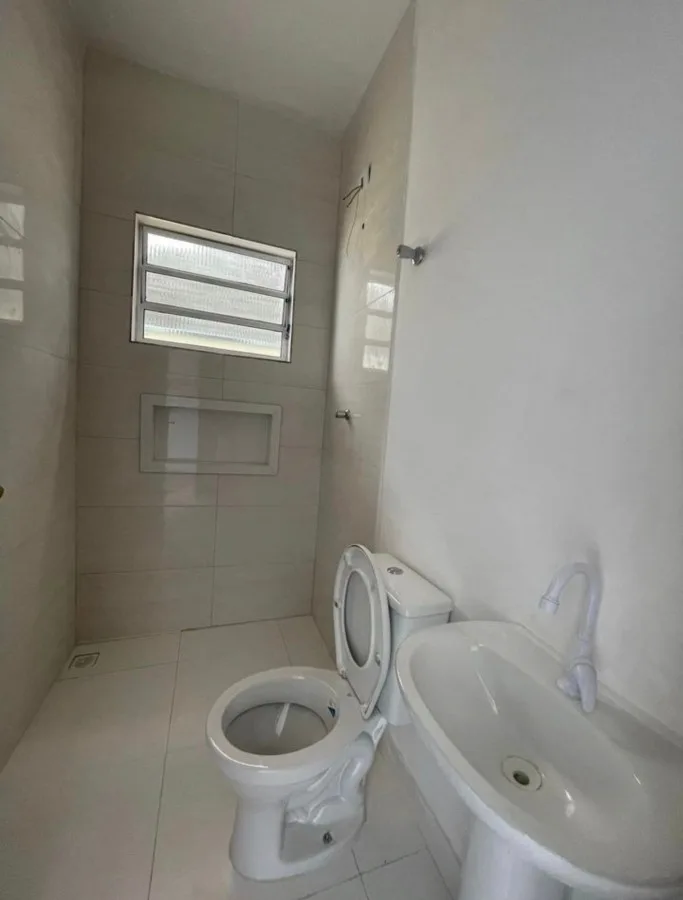 Casa para Venda em São Roque, Jardim Quinta dos Teixeiras, 2 dormitórios, 1 suíte, 3 banheiros, 2 vagas