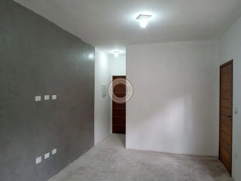 Casa para Venda em São Roque, Jardim Quinta dos Teixeiras, 2 dormitórios, 1 suíte, 3 banheiros, 2 vagas