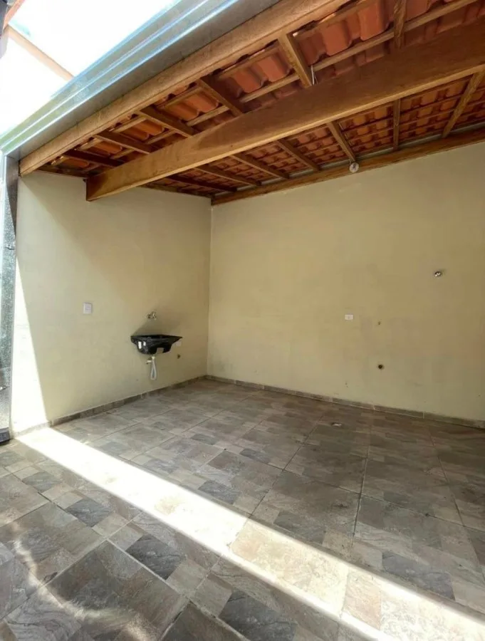 Casa para Venda em São Roque, Jardim Quinta dos Teixeiras, 2 dormitórios, 1 suíte, 3 banheiros, 2 vagas
