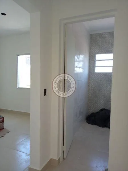Sobrado para Venda em Mairinque, Terras de São José, 2 dormitórios, 2 banheiros, 2 vagas
