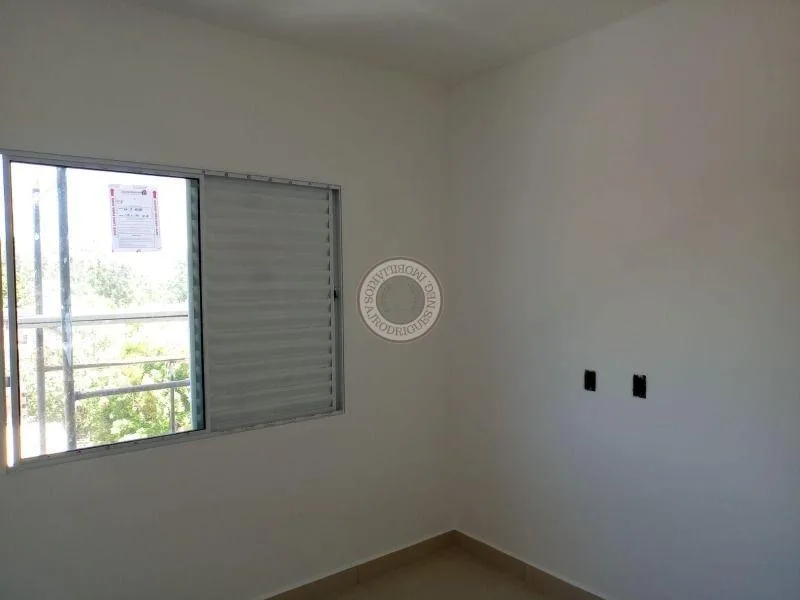 Sobrado para Venda em Mairinque, Terras de São José, 2 dormitórios, 2 banheiros, 2 vagas
