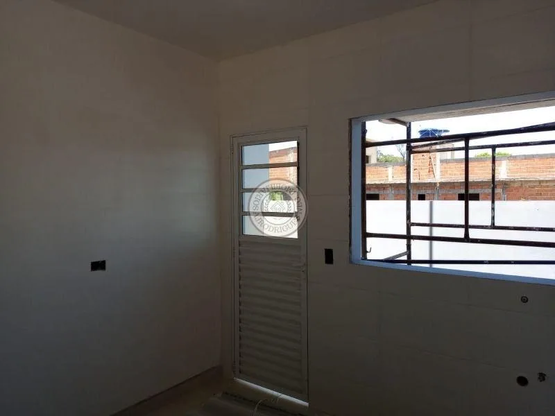 Sobrado para Venda em Mairinque, Terras de São José, 2 dormitórios, 2 banheiros, 2 vagas