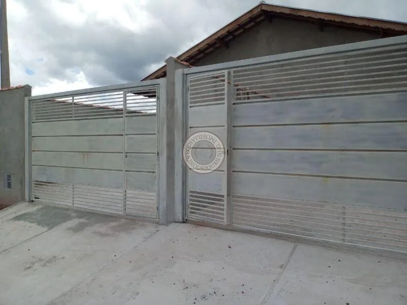 Casa para Venda em São Roque, Jardim Vinhas Do Sol (Mailasqui), 2 dormitórios, 1 suíte, 3 banheiros, 2 vagas