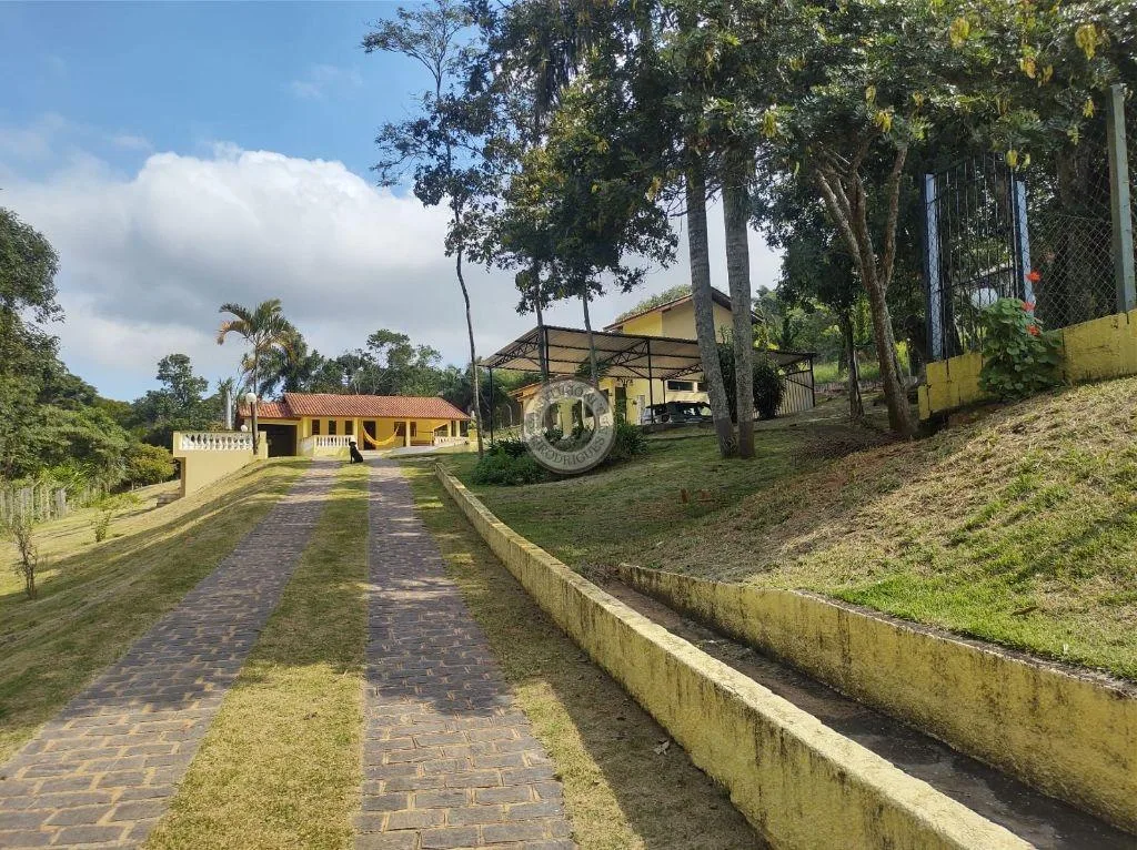 Chácara para Venda em São Roque, Planalto Verde, 2 dormitórios, 3 banheiros, 2 vagas