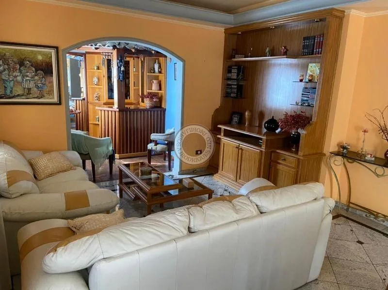 Apartamento para Venda em São Roque, Parque IX de Julho, 3 dormitórios, 3 suítes, 4 banheiros, 2 vagas