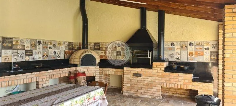 Casa para Venda em Mairinque, Dona Catarina, 4 dormitórios, 4 banheiros, 10 vagas