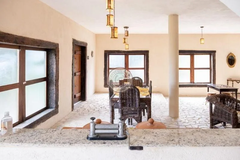 Casa para Venda em São Roque, Vila Darcy Penteado (Mailasqui), 4 dormitórios, 2 suítes, 4 banheiros, 5 vagas