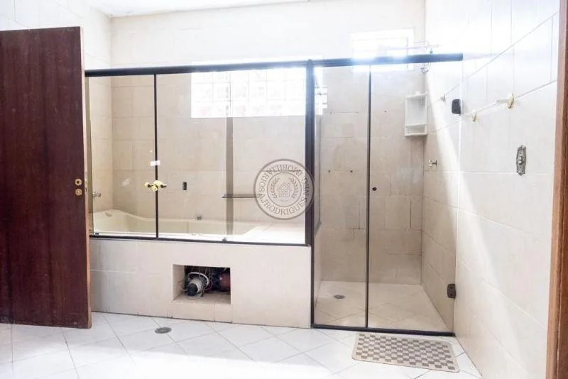 Casa para Venda em São Roque, Vila Darcy Penteado (Mailasqui), 4 dormitórios, 2 suítes, 4 banheiros, 5 vagas