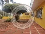 Casa para Venda em São Roque, Centro, 4 dormitórios, 1 suíte, 4 banheiros, 4 vagas