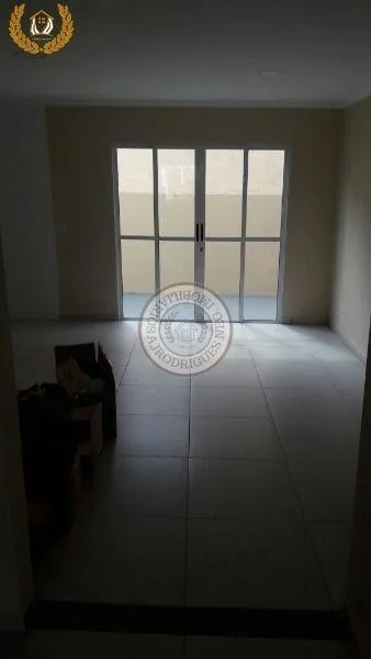 Sobrado para Venda em São Roque, Jardim Villaça, 3 dormitórios, 1 suíte, 3 banheiros, 2 vagas