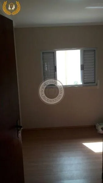 Sobrado para Venda em São Roque, Jardim Villaça, 3 dormitórios, 1 suíte, 3 banheiros, 2 vagas