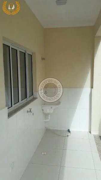Sobrado para Venda em São Roque, Jardim Villaça, 3 dormitórios, 1 suíte, 3 banheiros, 2 vagas