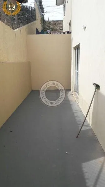 Sobrado para Venda em São Roque, Jardim Villaça, 3 dormitórios, 1 suíte, 3 banheiros, 2 vagas