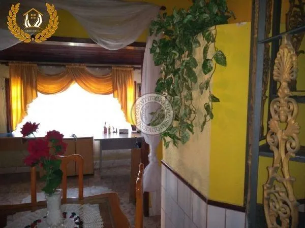 Casa para Venda em São Roque, Jardim Mosteiro, 3 dormitórios, 1 suíte, 2 banheiros, 4 vagas