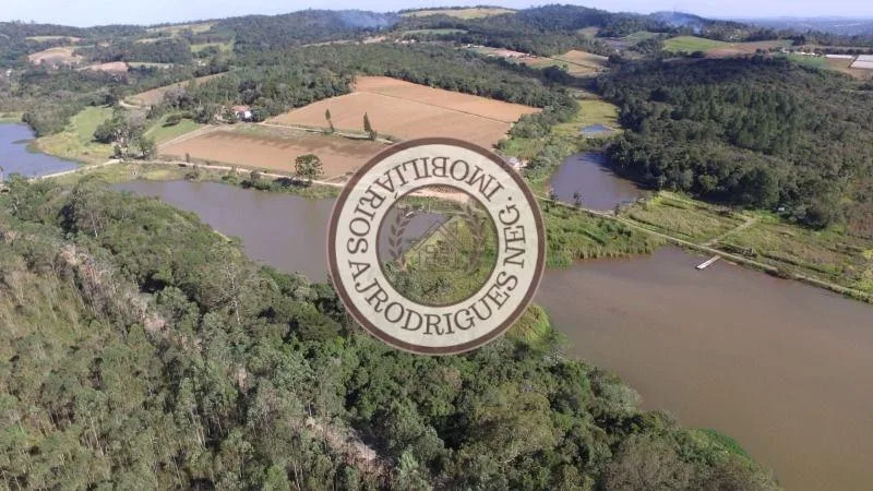 Casa para Venda em Mairinque, Setúbal, 6 dormitórios, 2 banheiros, 10 vagas