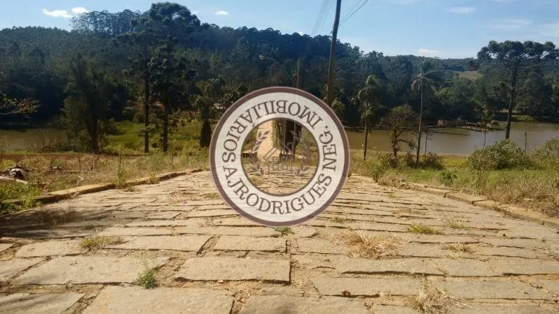 Casa para Venda em Mairinque, Setúbal, 6 dormitórios, 2 banheiros, 10 vagas