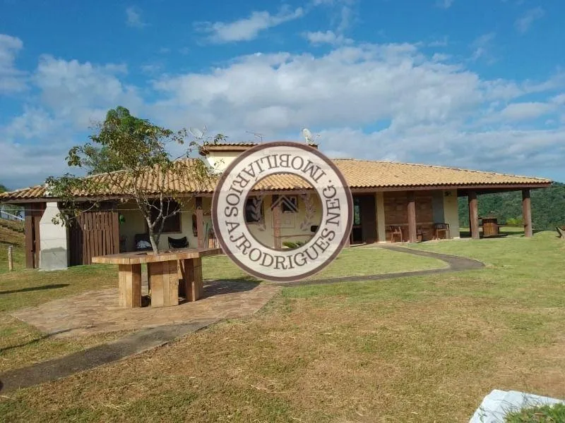 Casa para Venda em Mairinque, Saboó, 2 dormitórios, 1 suíte, 2 banheiros, 10 vagas
