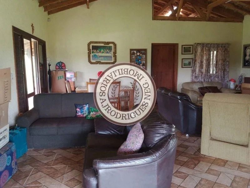 Casa para Venda em Mairinque, Saboó, 2 dormitórios, 1 suíte, 2 banheiros, 10 vagas