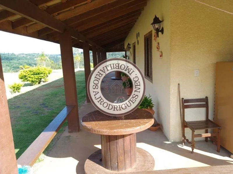 Casa para Venda em Mairinque, Saboó, 2 dormitórios, 1 suíte, 2 banheiros, 10 vagas