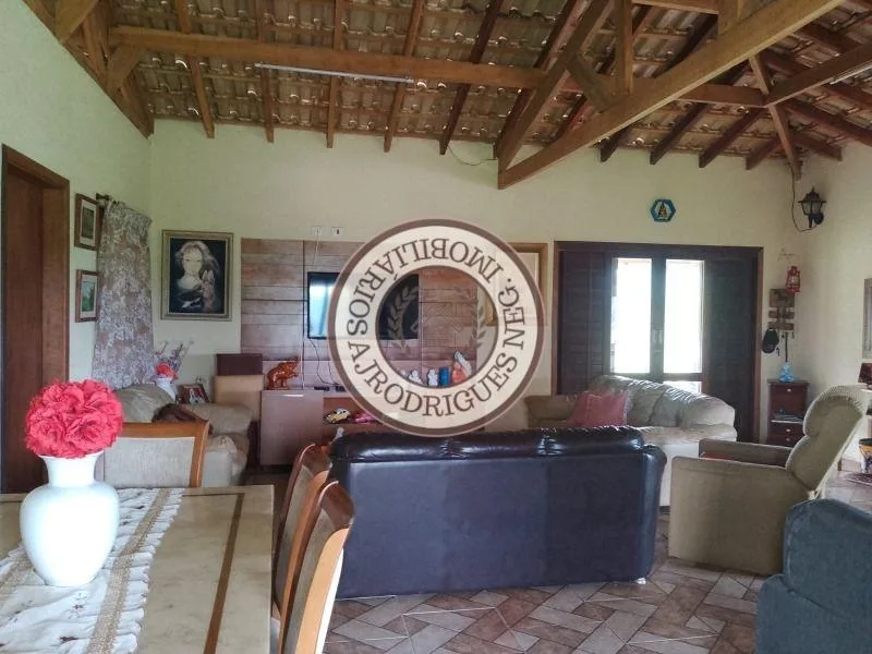 Casa para Venda em Mairinque, Saboó, 2 dormitórios, 1 suíte, 2 banheiros, 10 vagas