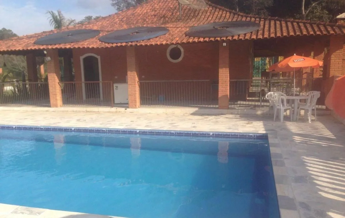 Sítio para Venda em São Roque, Vila Darcy Penteado (Mailasqui), 4 dormitórios, 1 suíte, 3 banheiros, 6 vagas