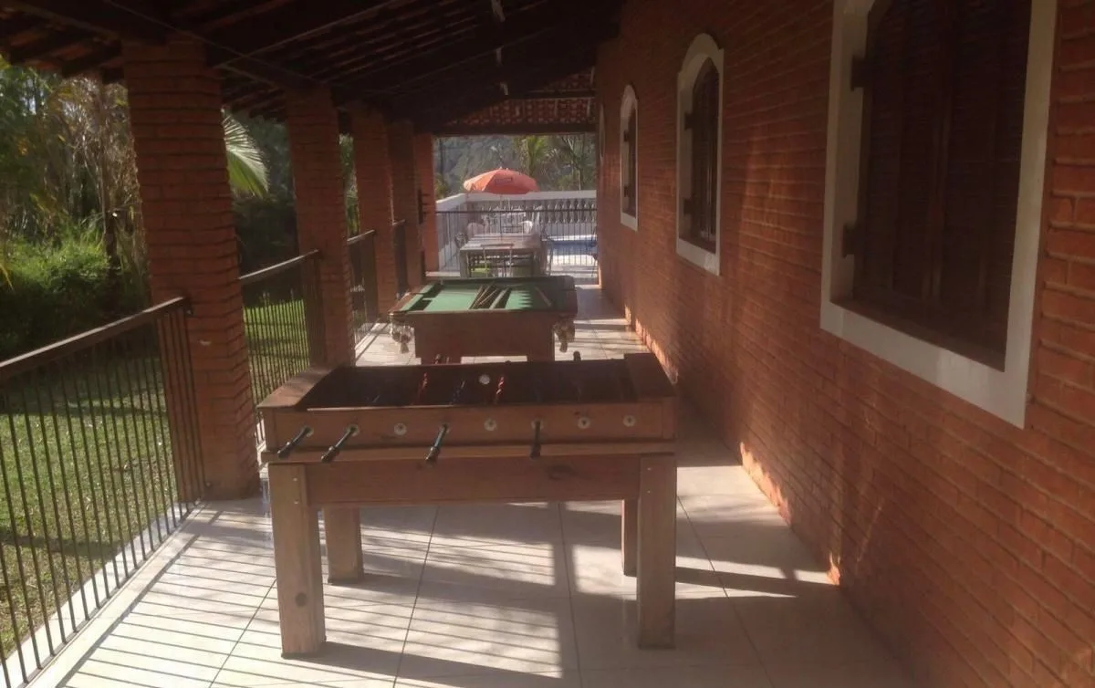 Sítio para Venda em São Roque, Vila Darcy Penteado (Mailasqui), 4 dormitórios, 1 suíte, 3 banheiros, 6 vagas