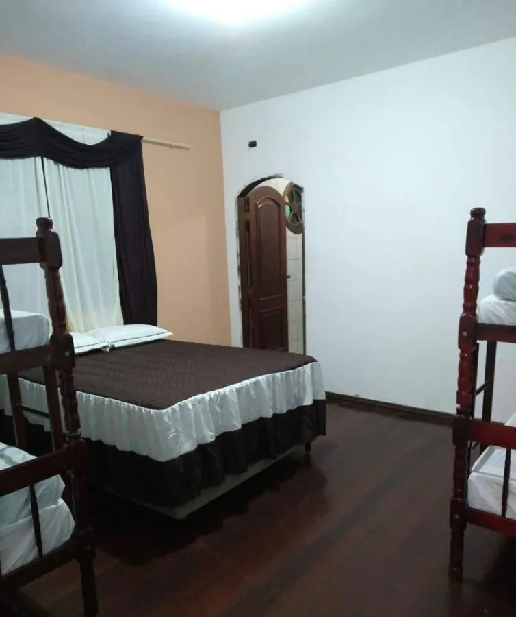 Sítio para Venda em São Roque, Vila Darcy Penteado (Mailasqui), 4 dormitórios, 1 suíte, 3 banheiros, 6 vagas
