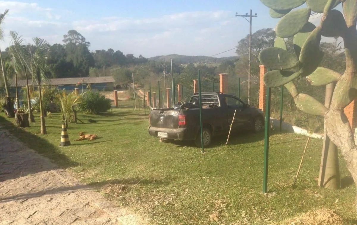 Sítio para Venda em São Roque, Vila Darcy Penteado (Mailasqui), 4 dormitórios, 1 suíte, 3 banheiros, 6 vagas