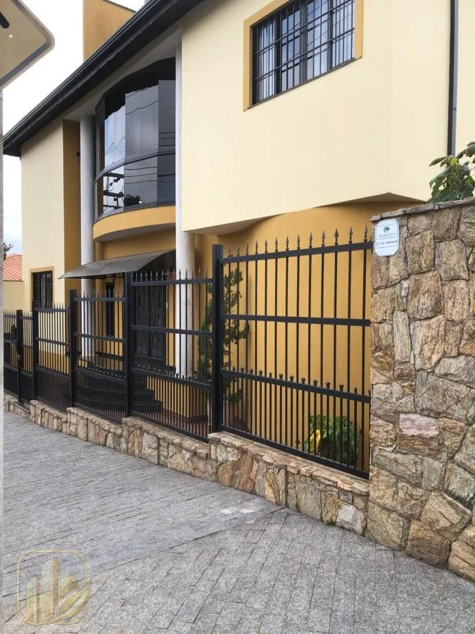 Casa para Venda em São Roque, Centro, 3 dormitórios, 3 suítes, 6 banheiros, 4 vagas