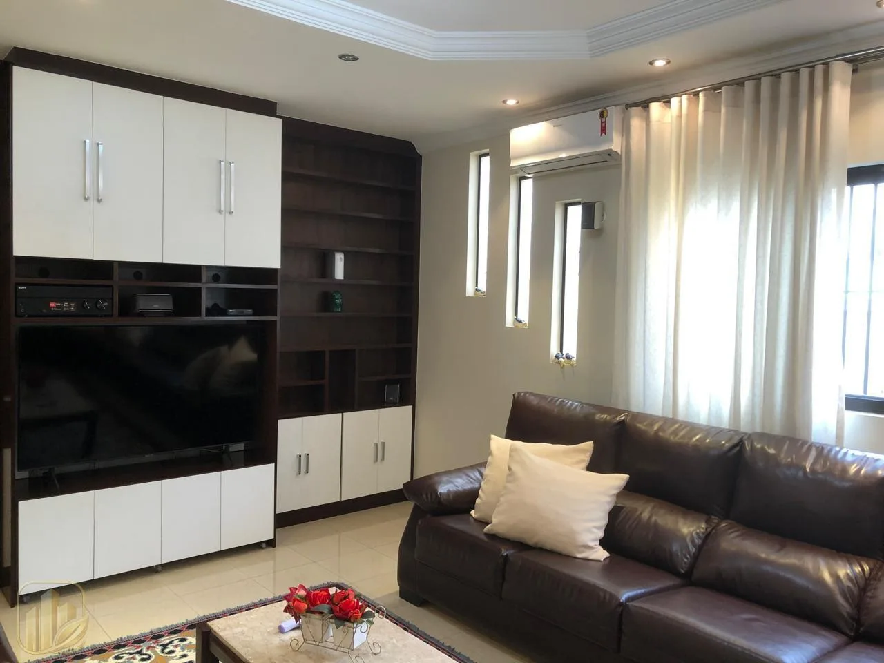 Casa para Venda em São Roque, Centro, 3 dormitórios, 3 suítes, 6 banheiros, 4 vagas