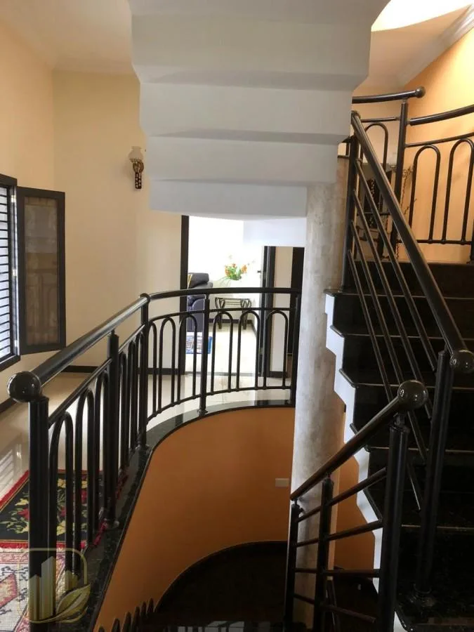 Casa para Venda em São Roque, Centro, 3 dormitórios, 3 suítes, 6 banheiros, 4 vagas