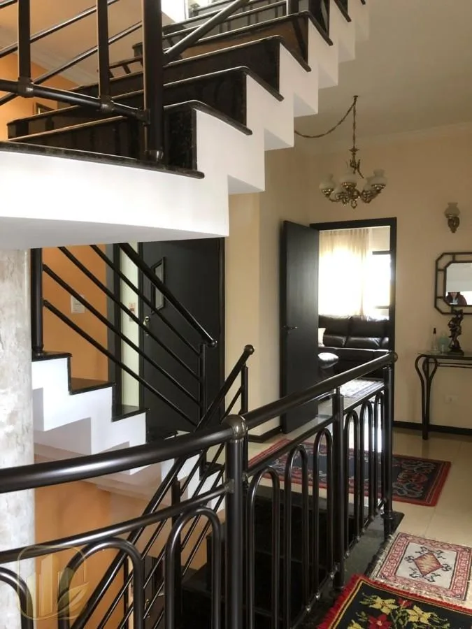 Casa para Venda em São Roque, Centro, 3 dormitórios, 3 suítes, 6 banheiros, 4 vagas