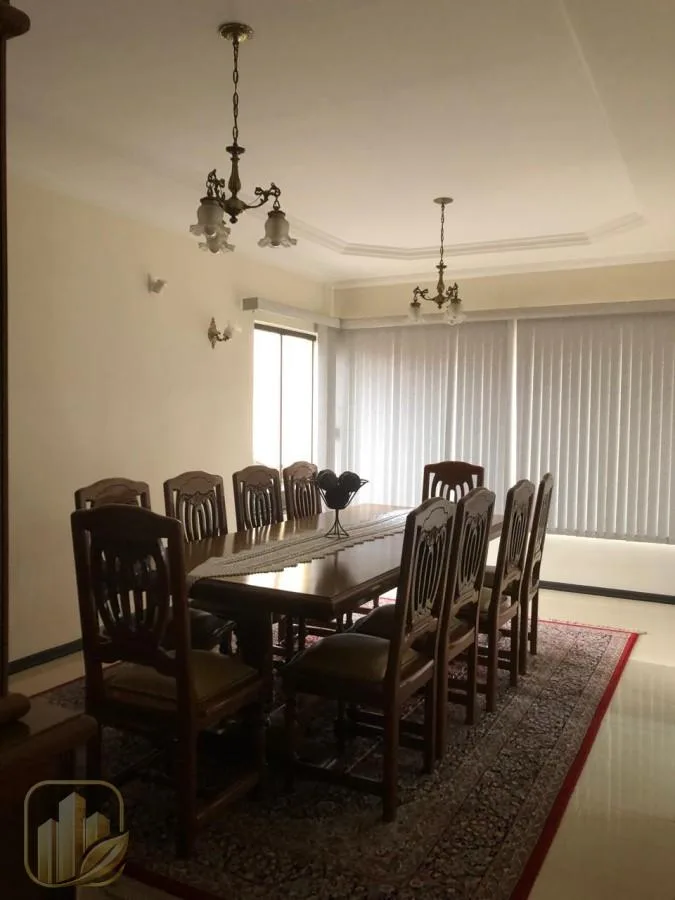 Casa para Venda em São Roque, Centro, 3 dormitórios, 3 suítes, 6 banheiros, 4 vagas