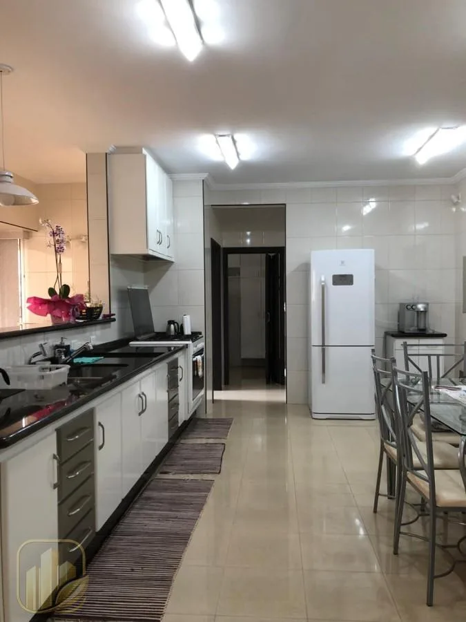 Casa para Venda em São Roque, Centro, 3 dormitórios, 3 suítes, 6 banheiros, 4 vagas