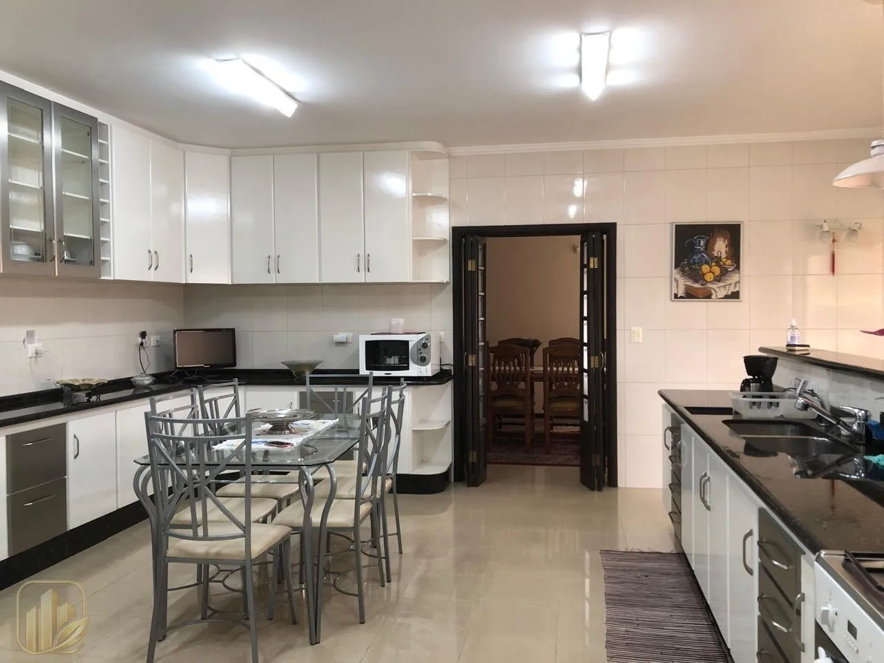 Casa para Venda em São Roque, Centro, 3 dormitórios, 3 suítes, 6 banheiros, 4 vagas