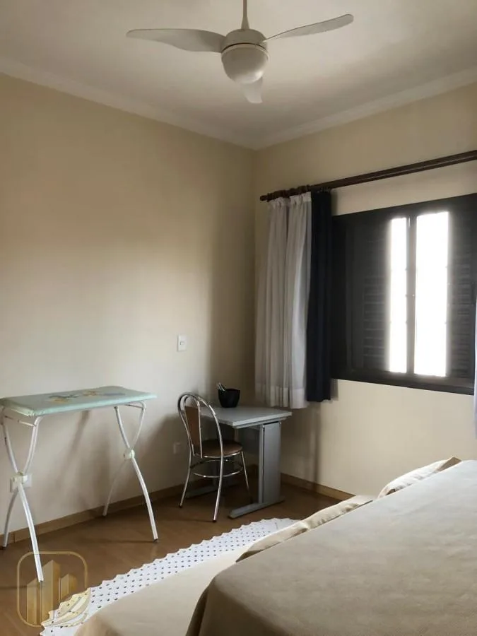 Casa para Venda em São Roque, Centro, 3 dormitórios, 3 suítes, 6 banheiros, 4 vagas