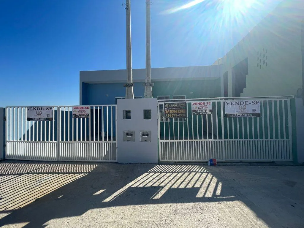 Casa para Venda em Mairinque, São José, 2 dormitórios, 1 banheiro, 2 vagas