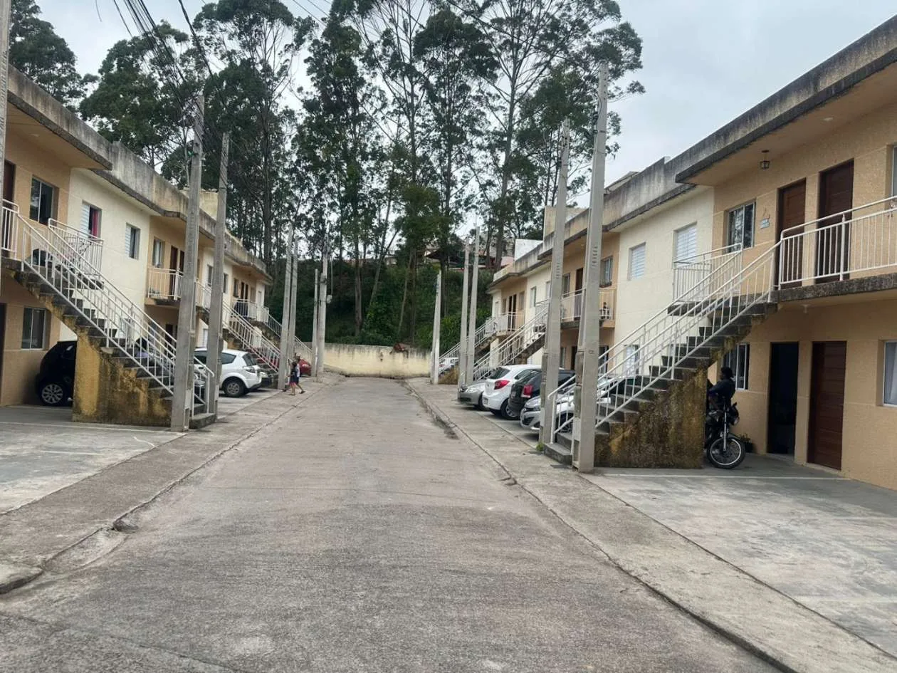 Casa em Condomínio para Venda em Mairinque, Renevile, 2 dormitórios, 1 banheiro, 2 vagas